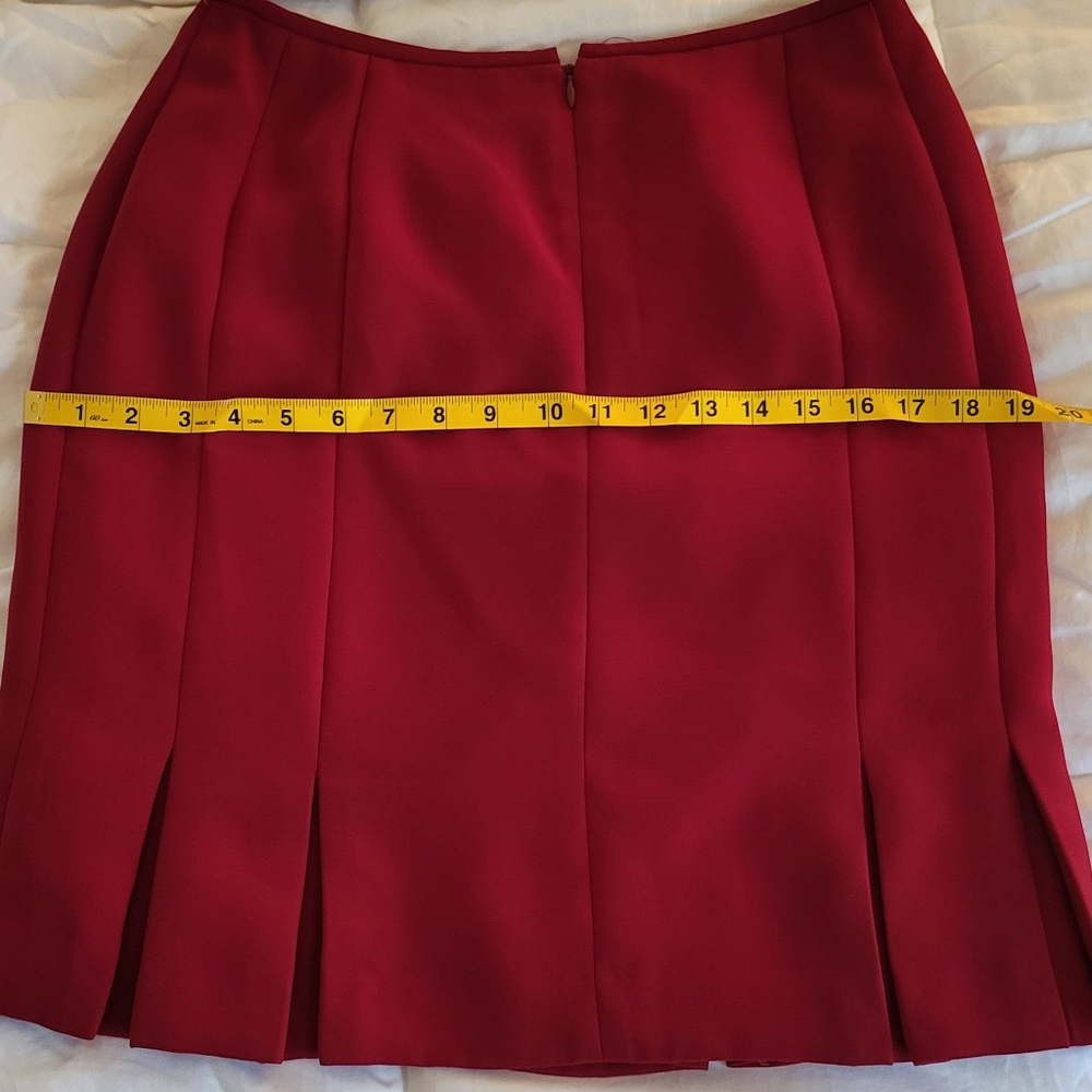 Tahari skirtsuit petite red size 6 - Picture 10 of 14